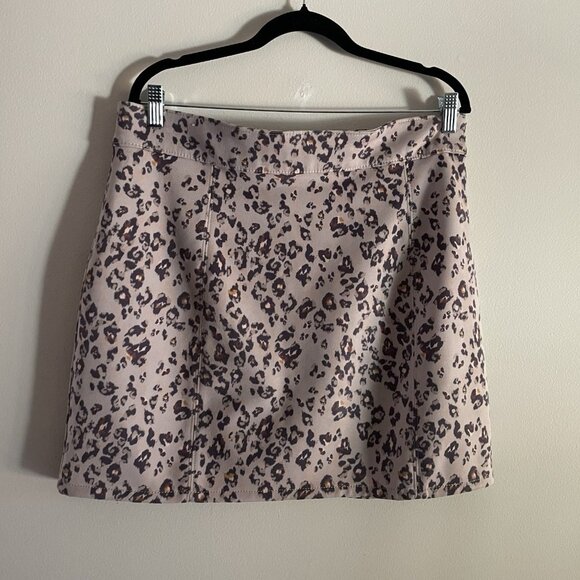 Maurices Women 14 Leopard Faux Suede High Waist Button Front Mini Skirt - Picture 6 of 9